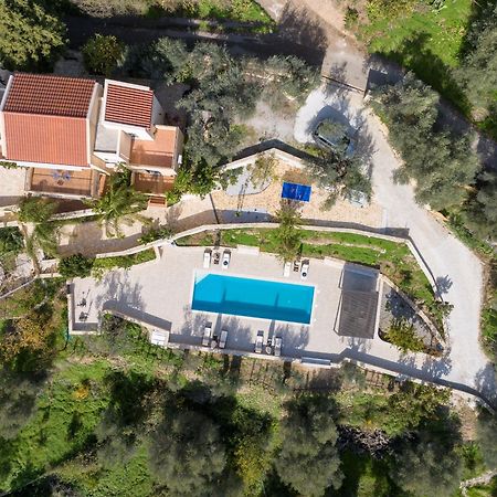 Serenity River Villa Palaiochora Bagian luar foto