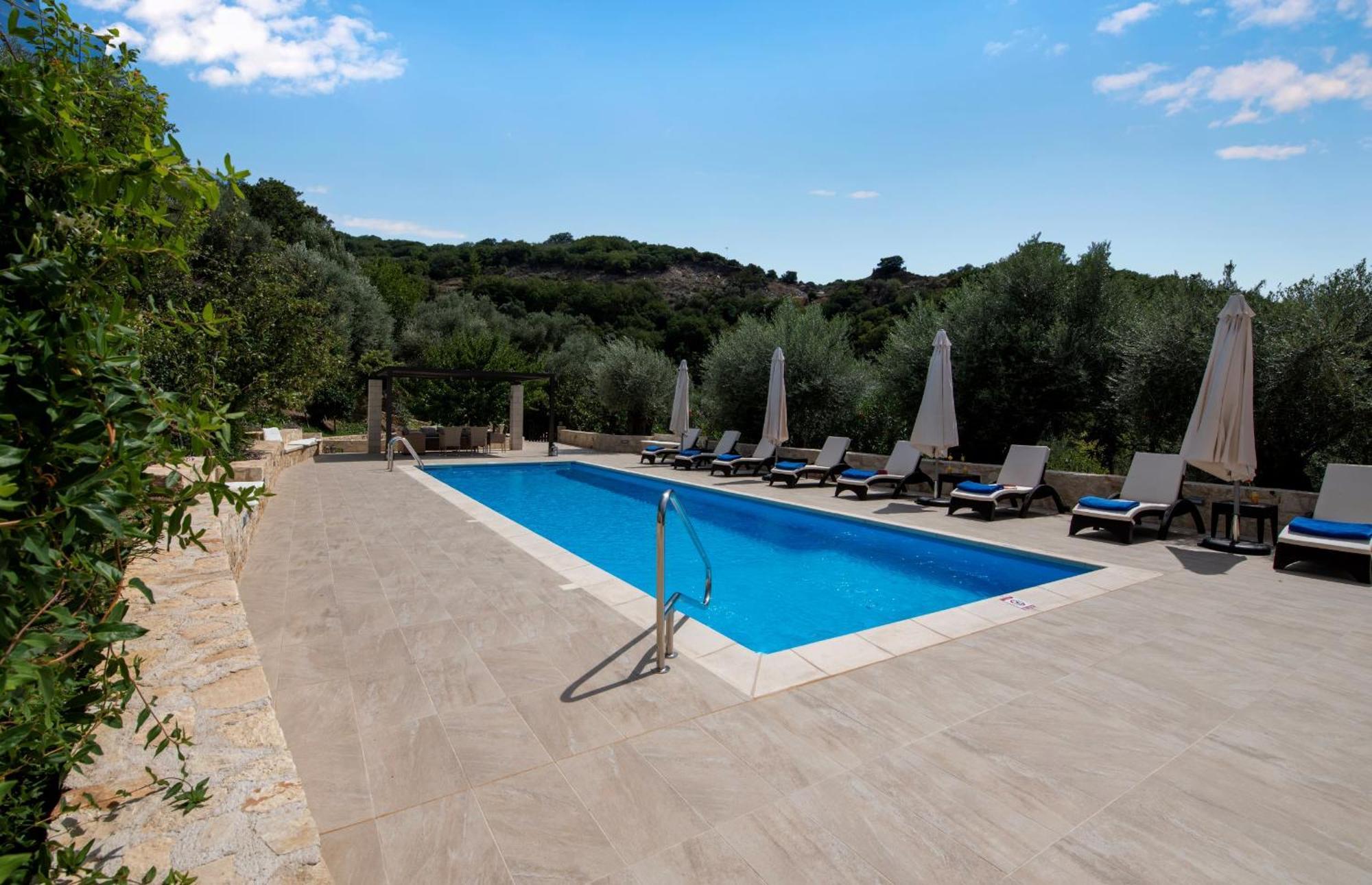 Serenity River Villa Palaiochora Bagian luar foto