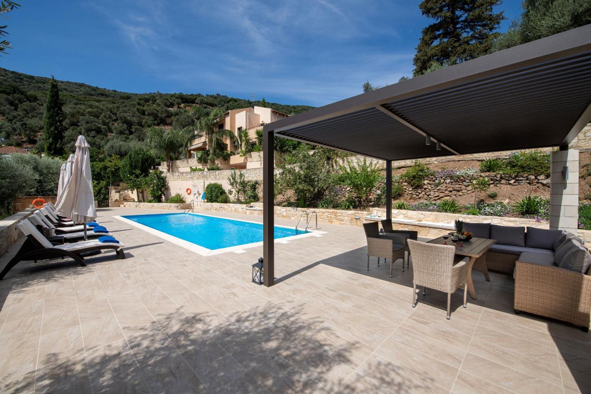 Serenity River Villa Palaiochora Bagian luar foto
