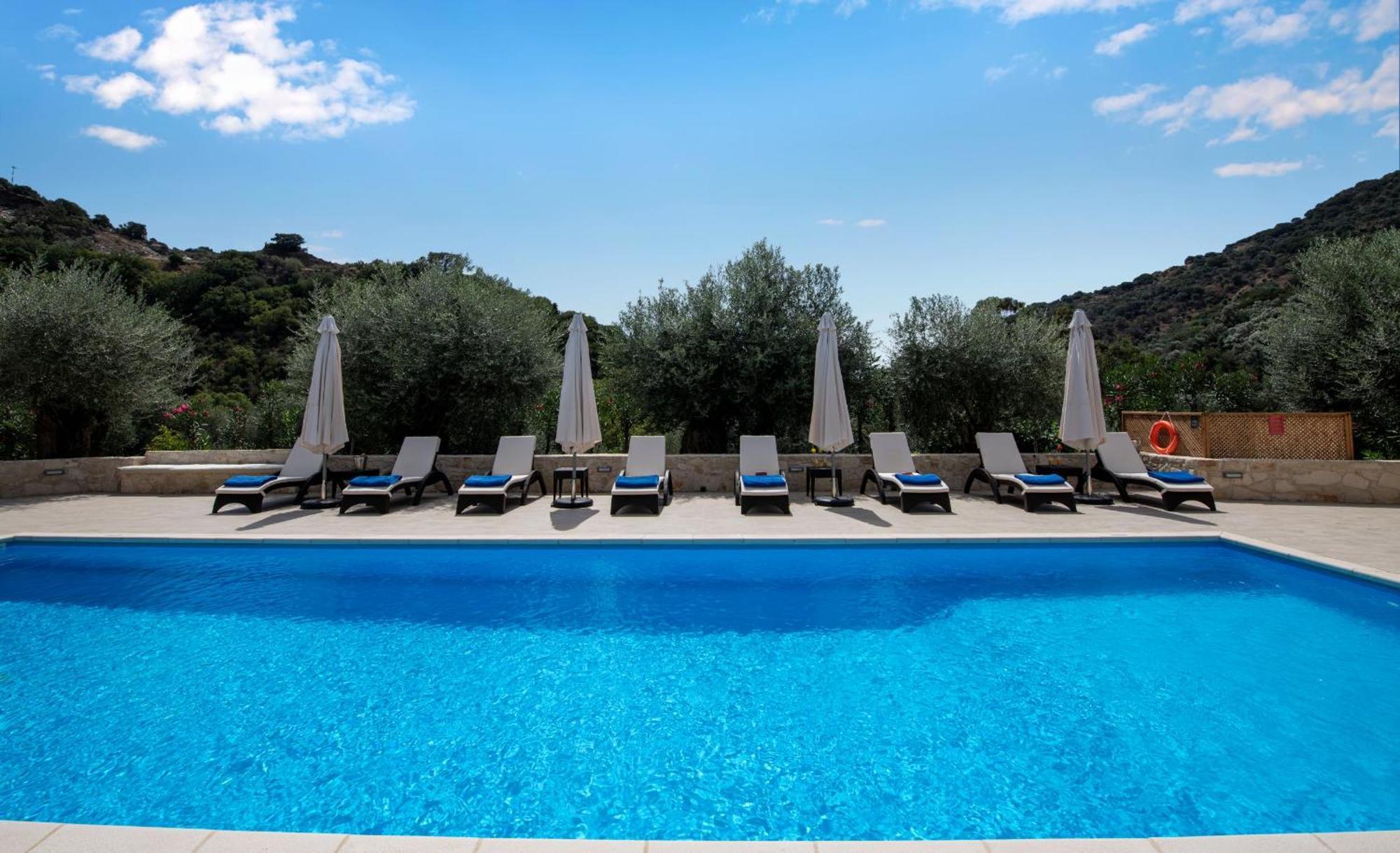 Serenity River Villa Palaiochora Bagian luar foto