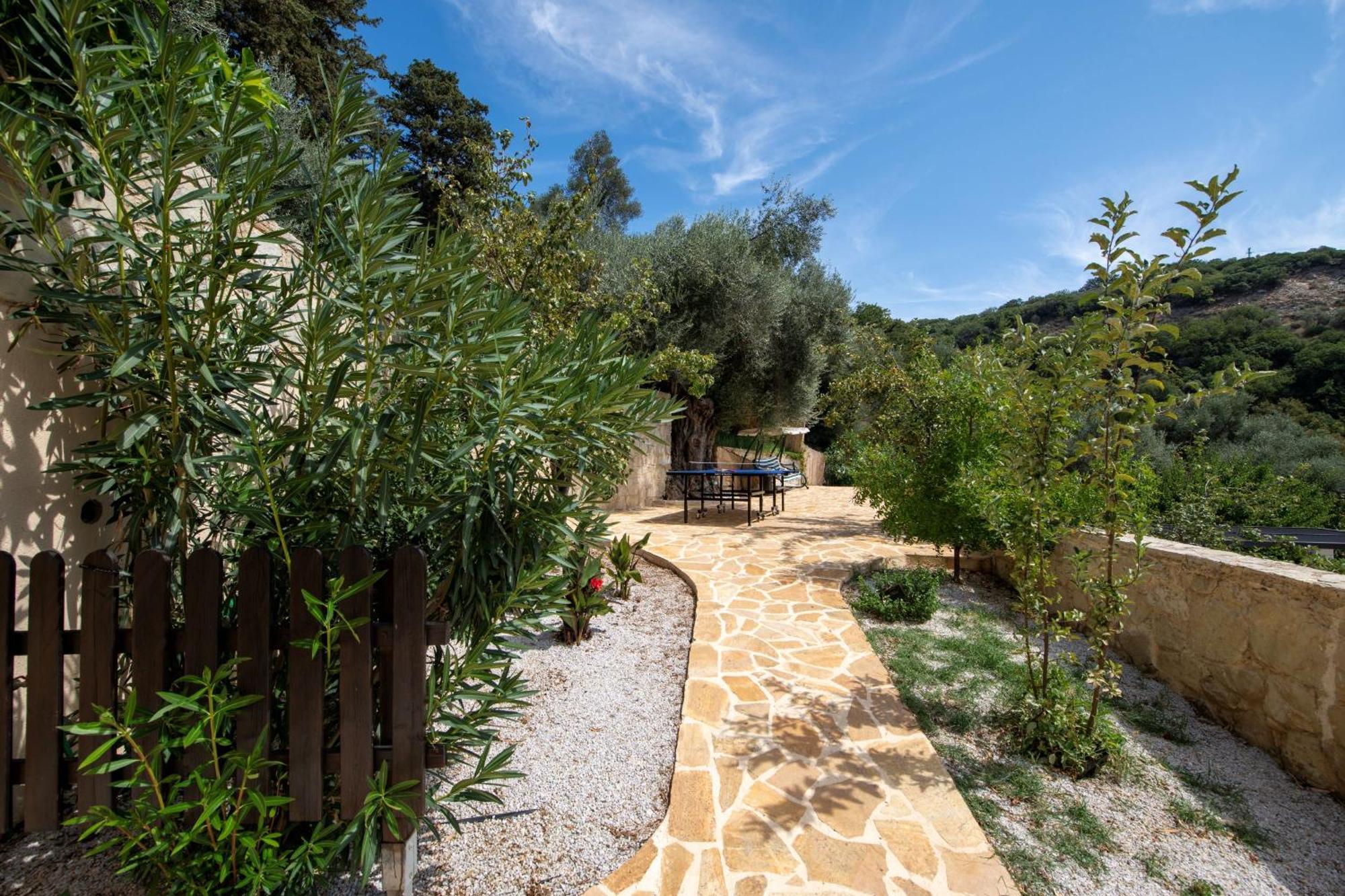 Serenity River Villa Palaiochora Bagian luar foto