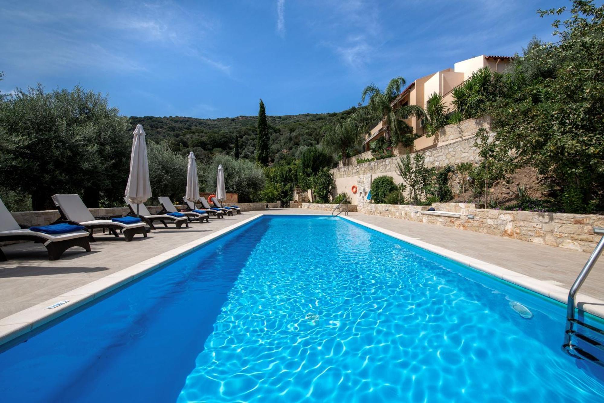 Serenity River Villa Palaiochora Bagian luar foto