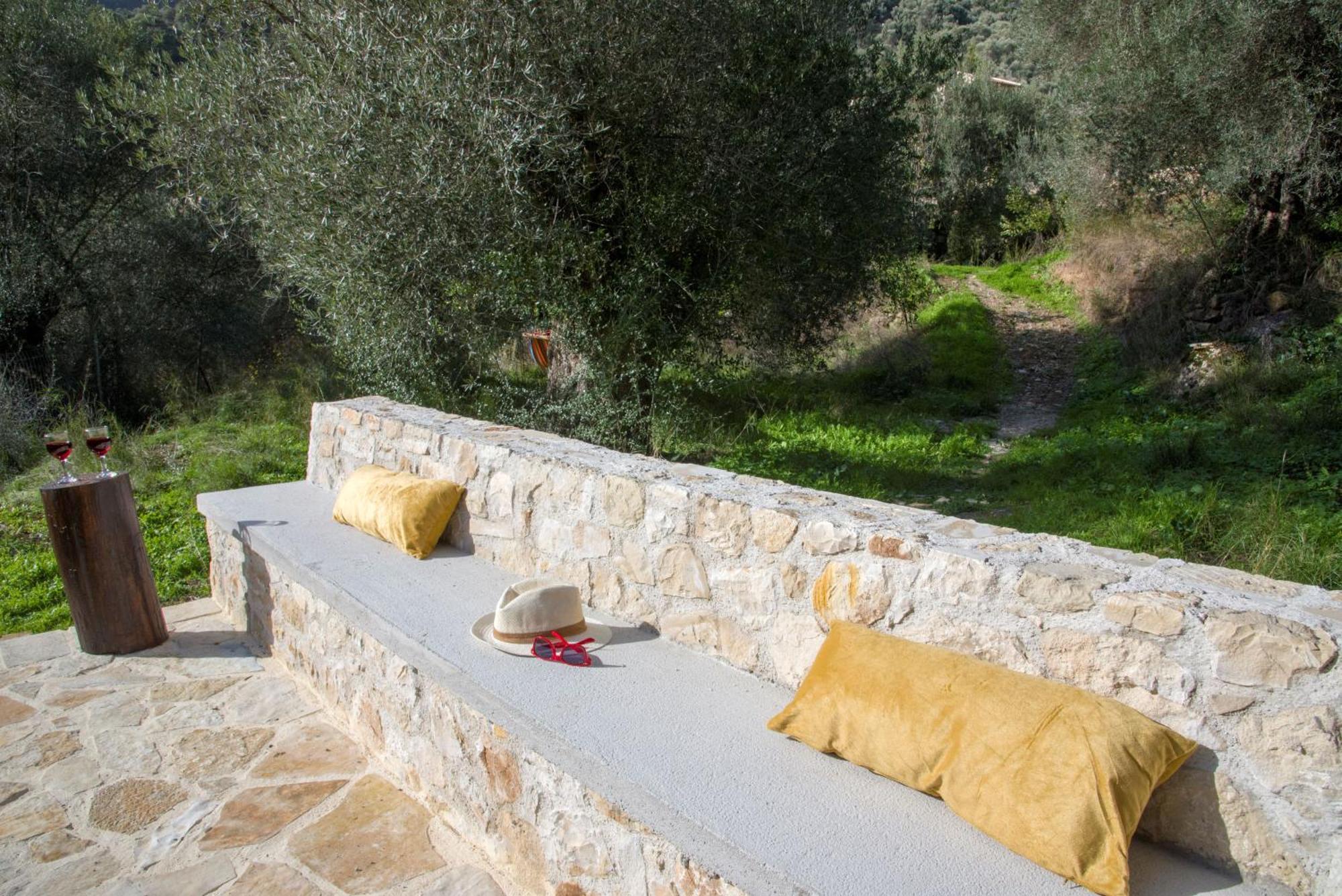 Serenity River Villa Palaiochora Bagian luar foto