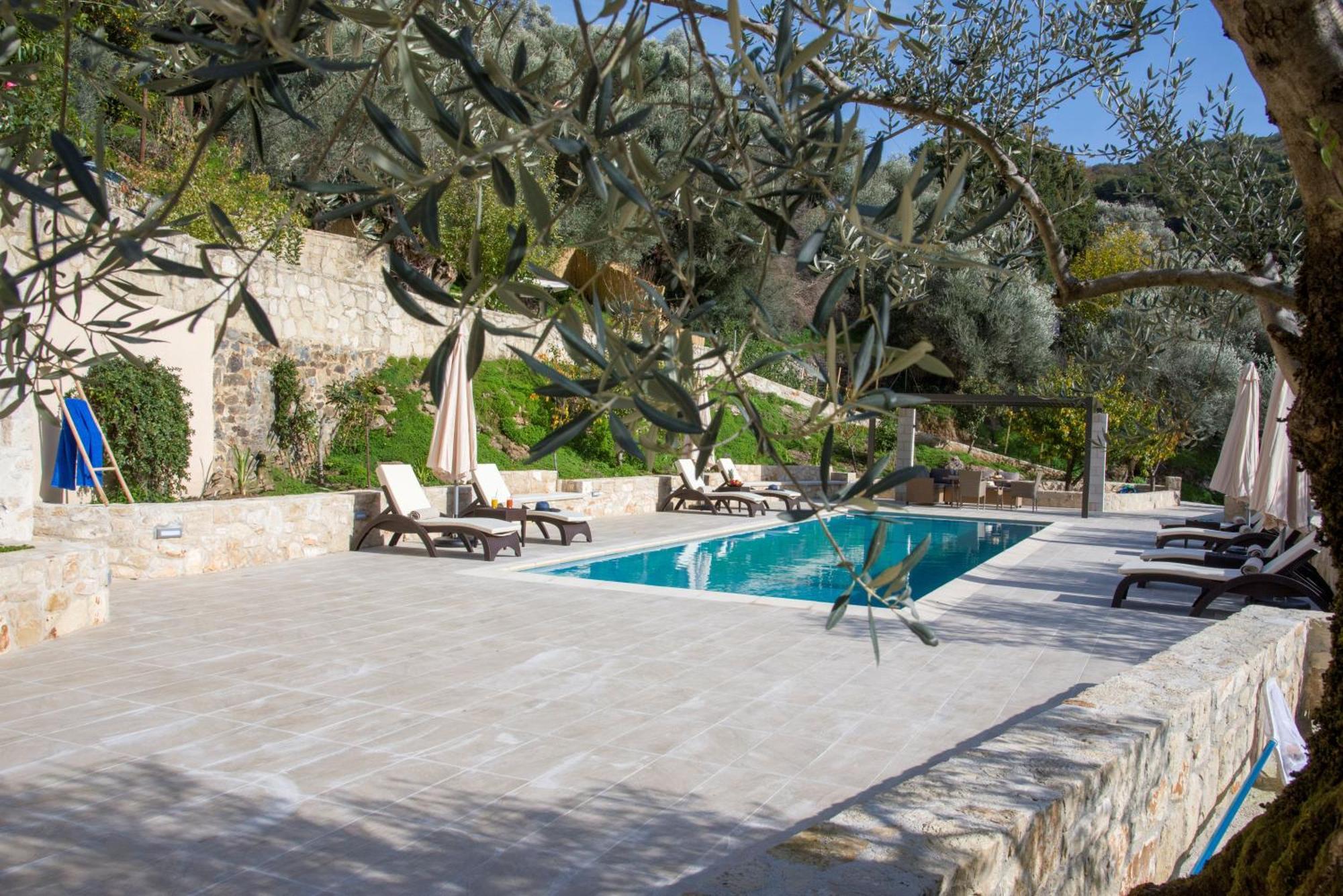 Serenity River Villa Palaiochora Bagian luar foto