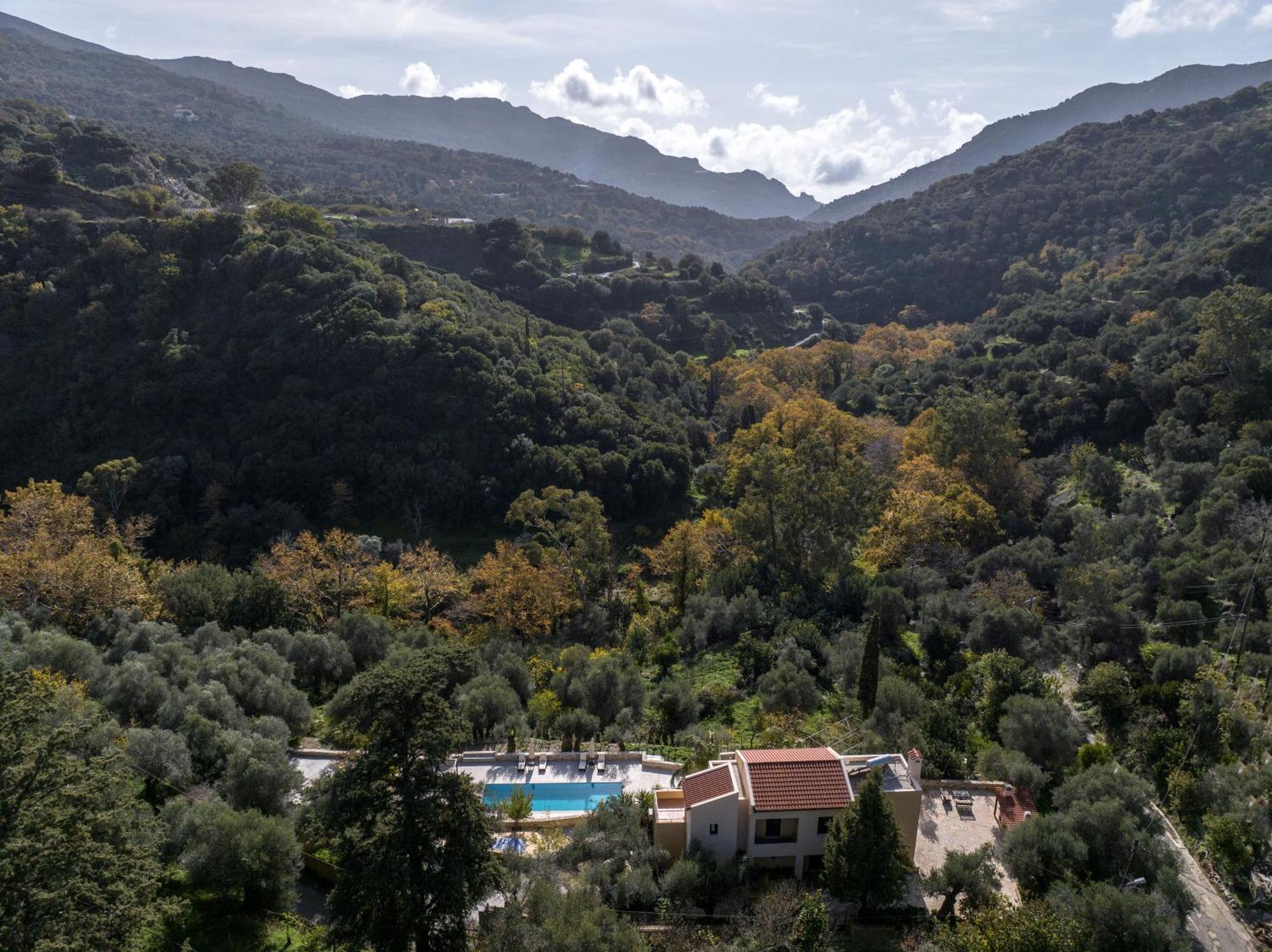 Serenity River Villa Palaiochora Bagian luar foto