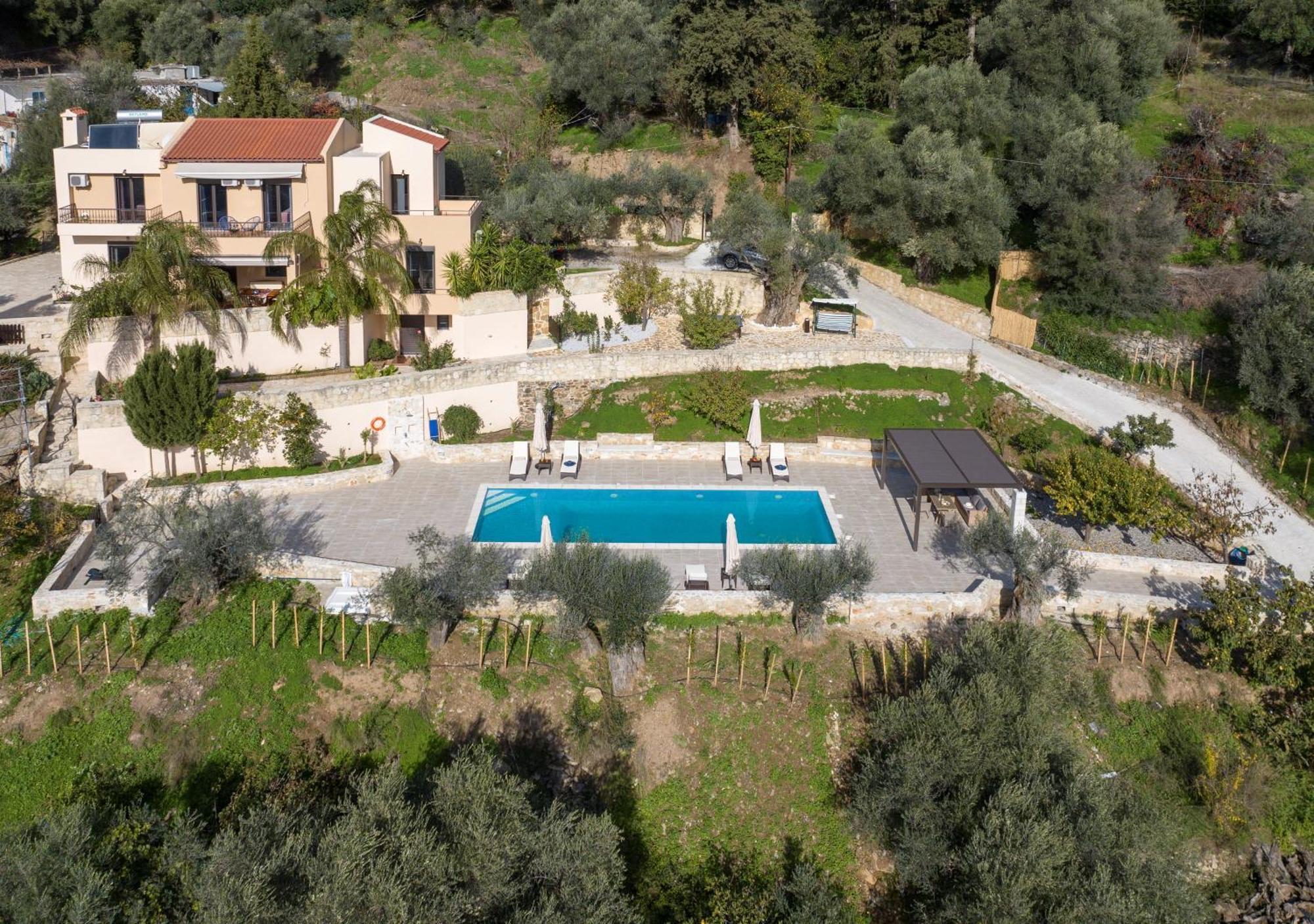 Serenity River Villa Palaiochora Bagian luar foto